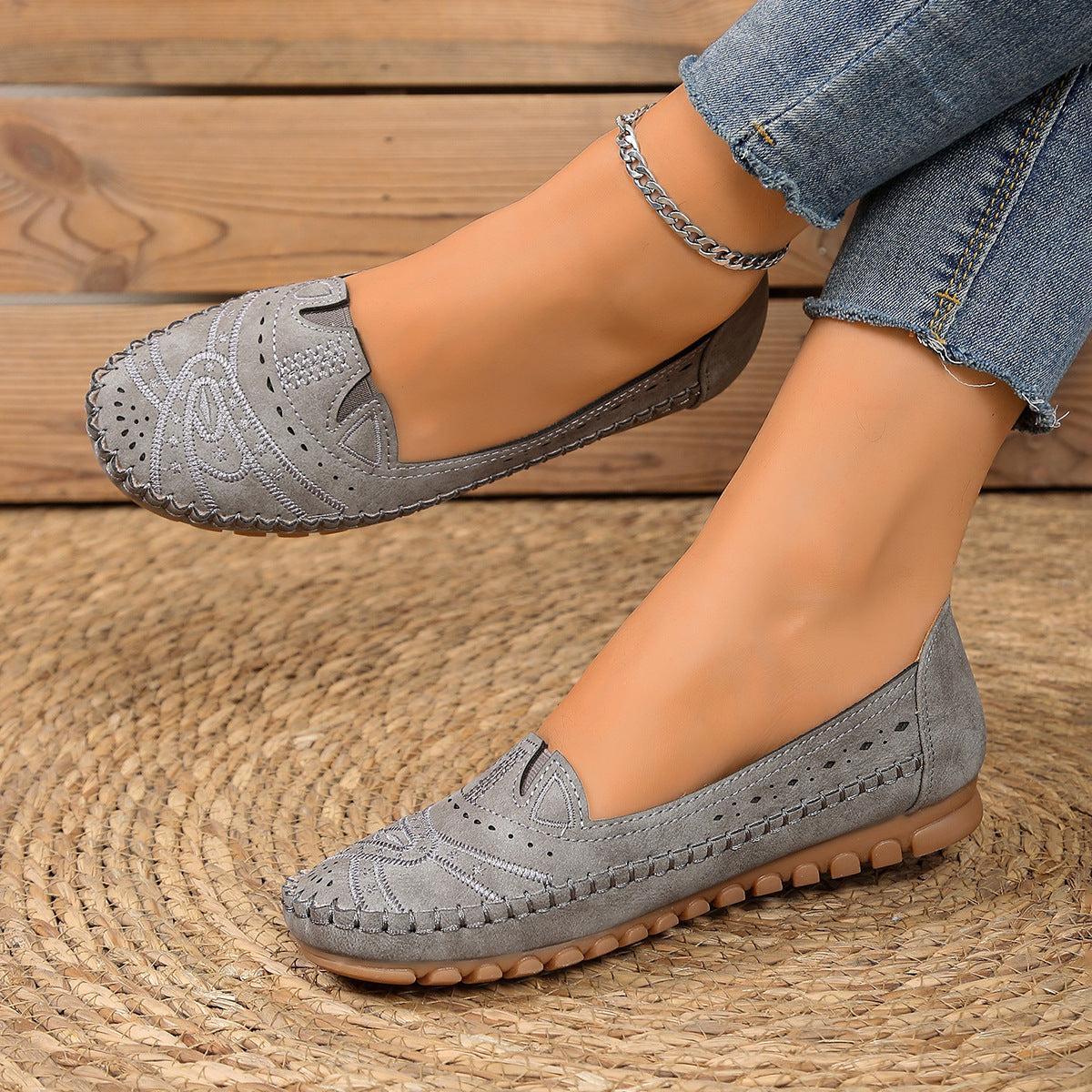 Lightweight, breathable orthopedic leather shoes