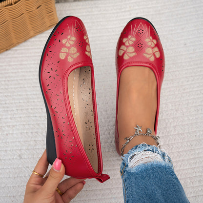 Women's orthopedic slip-on shoes, comfortable and breathable.